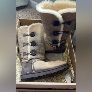 Bailey Button Tall Ugg Boots “Bomber” size 7